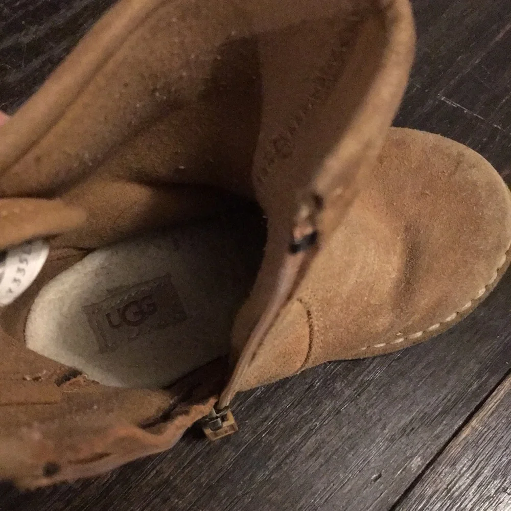 UGG toddler girl winter boots. Size- 7